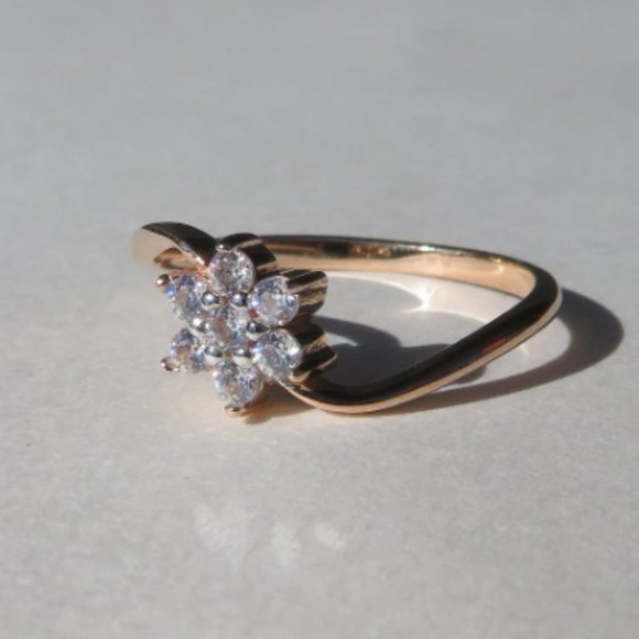 Flower Sparkling Fianite In 14K Rose Gold Ring. Size 7.5 - Picture 13 of 14